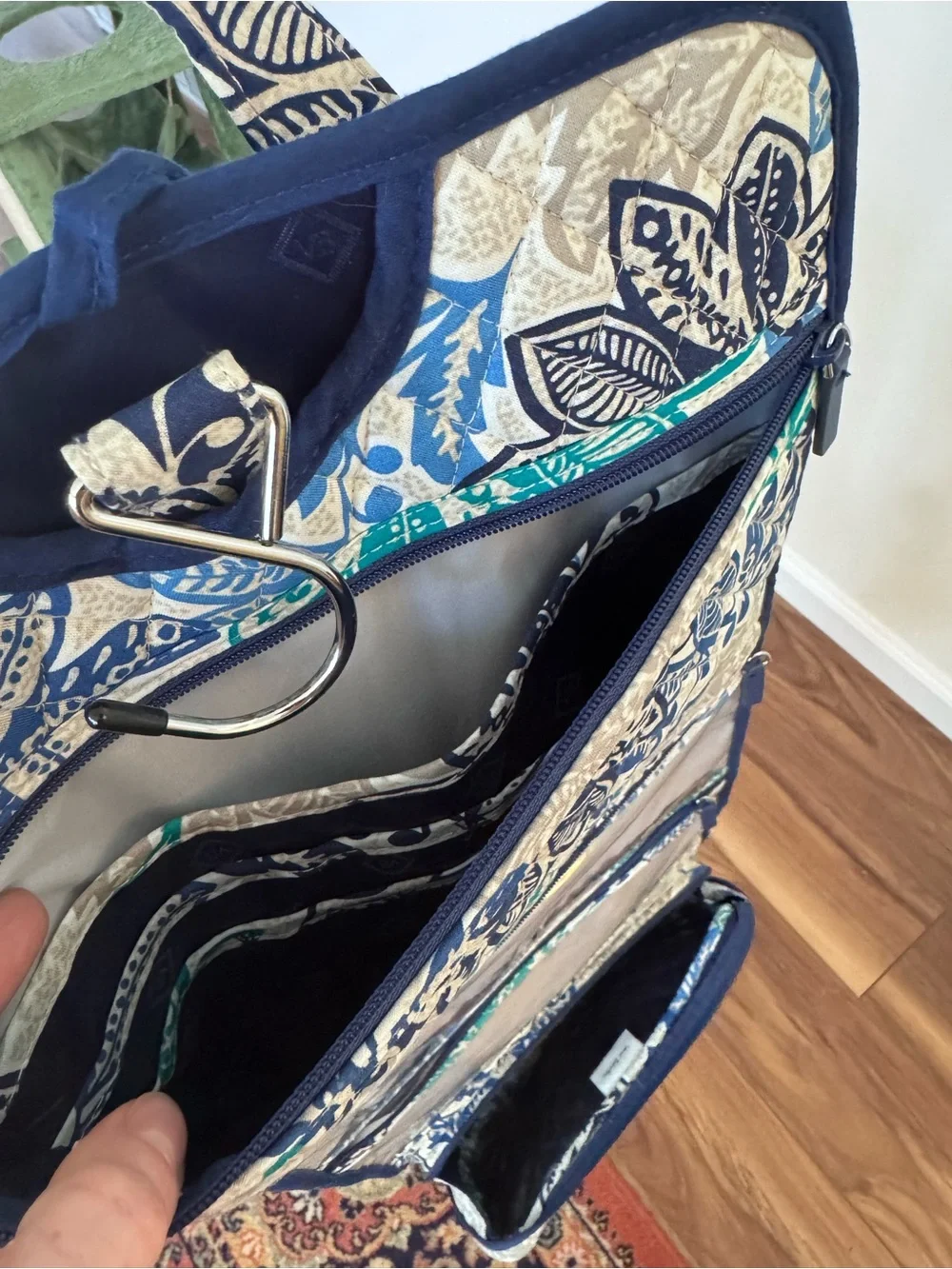 Vera Bradley Hanging Travel Organizer Quilted Toiletry Bag Blue Green Floral